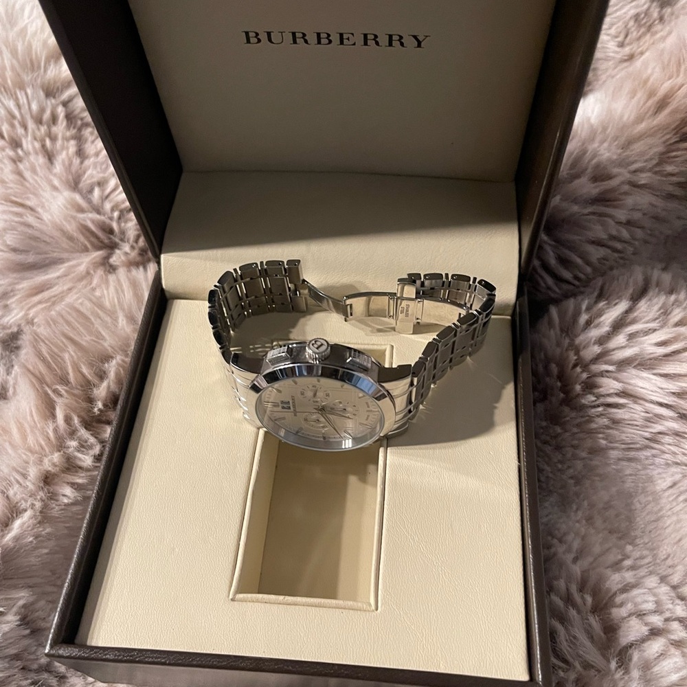 Burberry Silver Men Watch - Picture 4 of 10